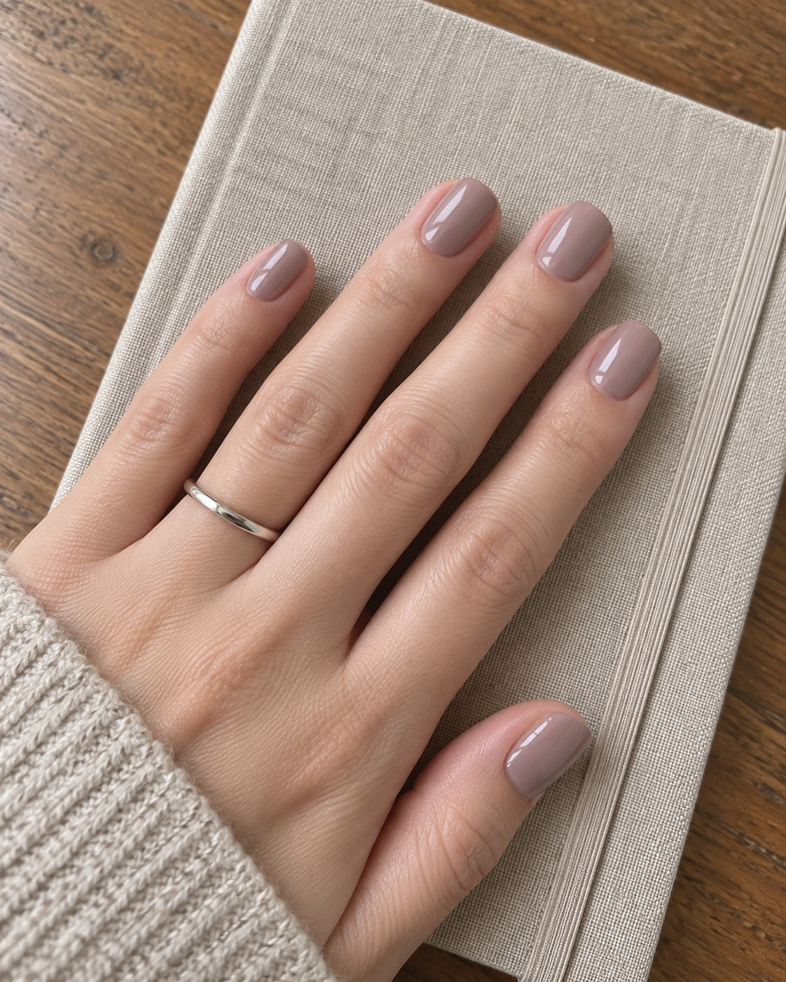 Cashmere on natural nails, AI color visualization